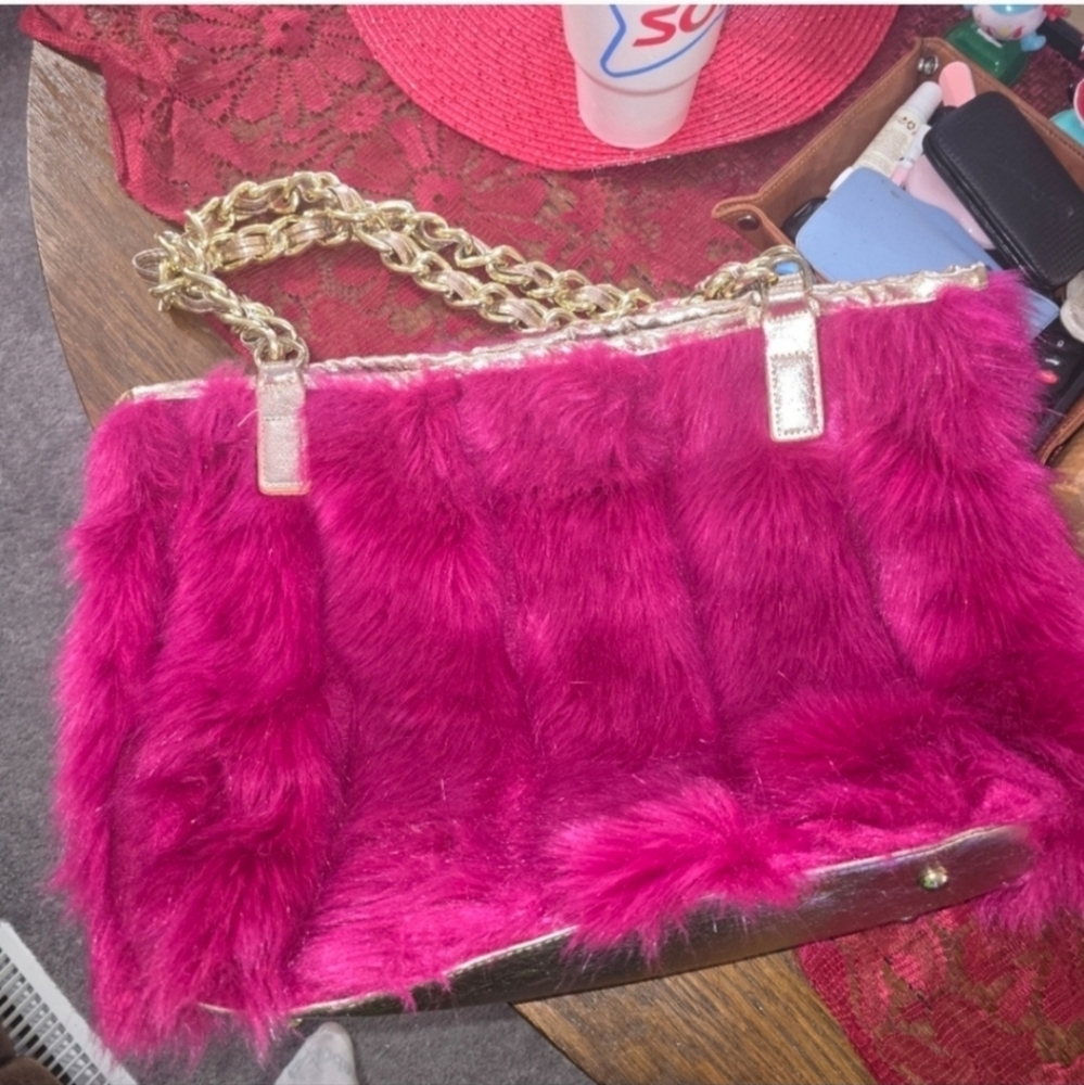Betsey Johnson Fuchsia Faux Fur Tote with Gold Chain Handles - Picture 3 of 6